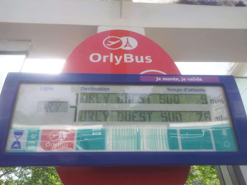 Orlyval ou Orlybus : les différences de prix et de timing